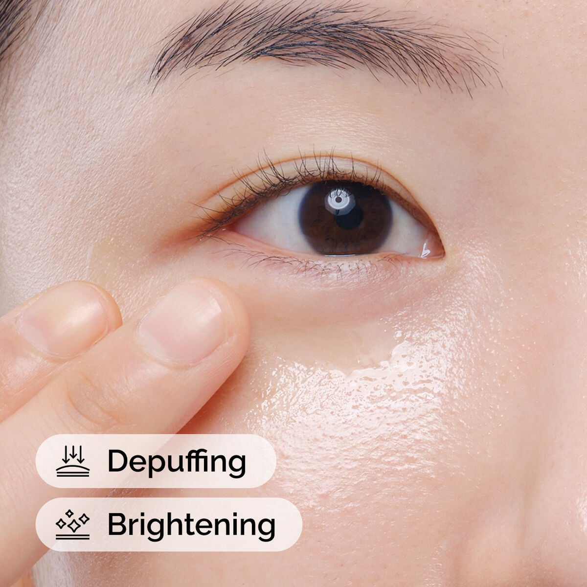caffeine-solution-5-egcg-eye-serum-v1 ord-caffeine-solution-egcg-model-application-with-benefits.jpg